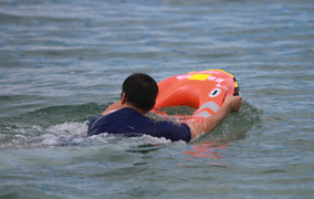 水上救援机器人