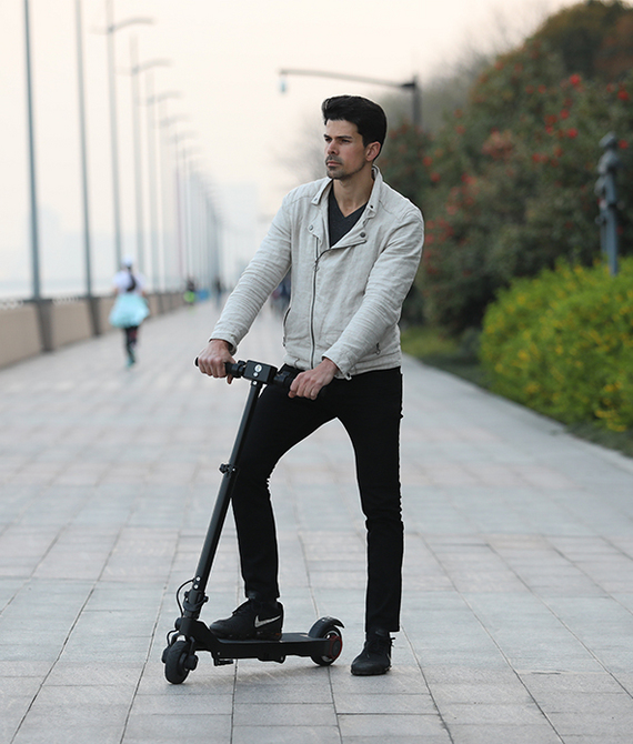 ELECTRIC SCOOTER 
