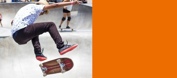ADULT EXTREME SKATEBOARD