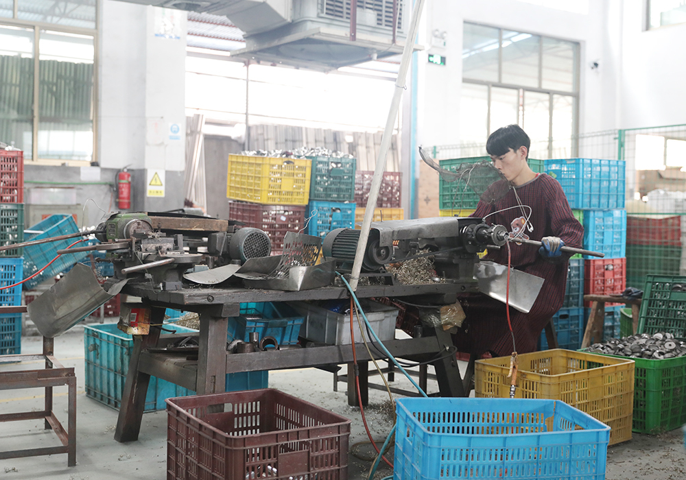 Hardware equipment