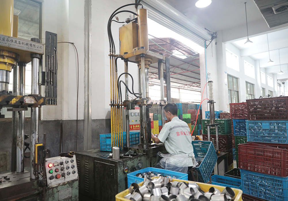 Hardware equipment
