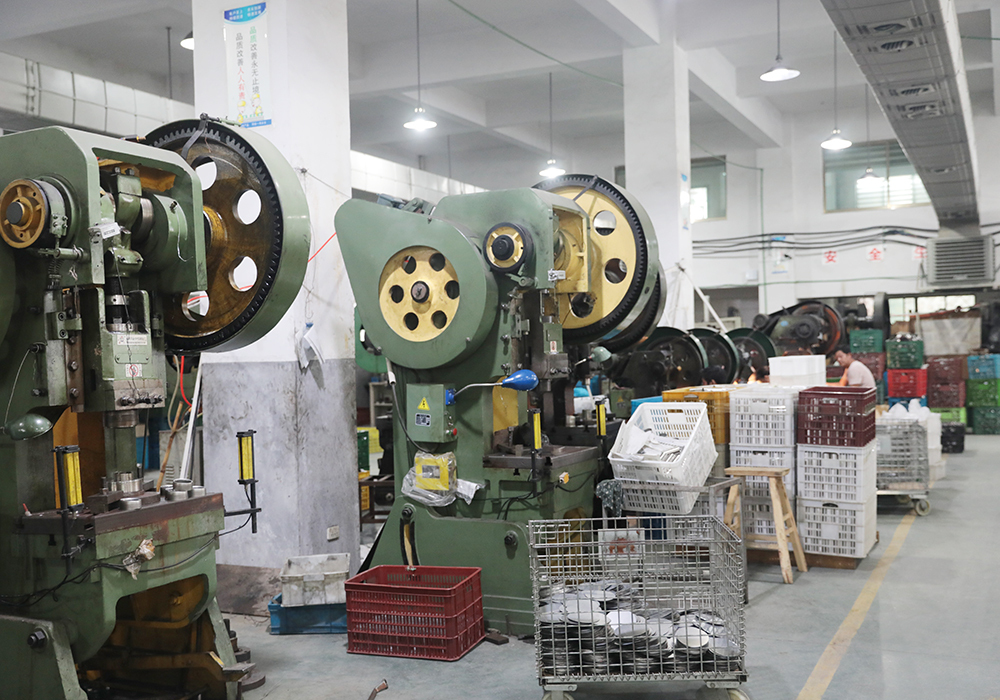 Hardware equipment